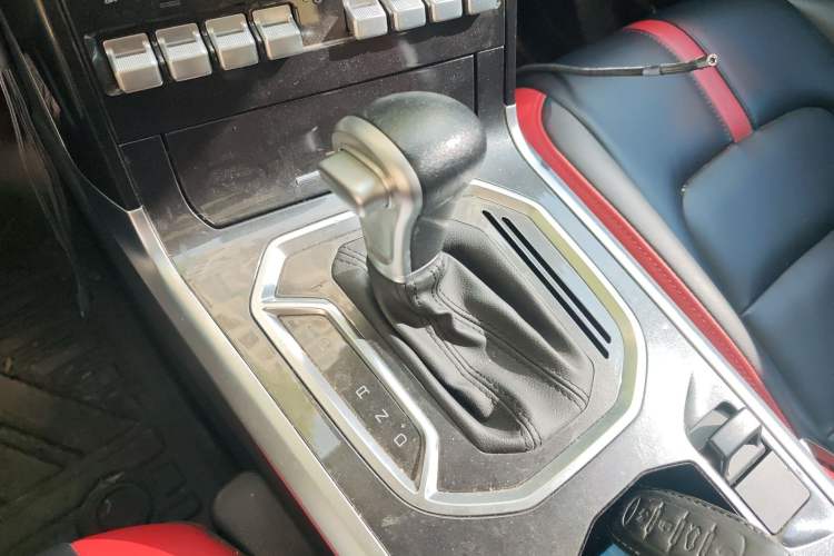 Used Haval H4 2018 Red-Label 1.5 GDIT DCT Fashion Edition Gear Lever