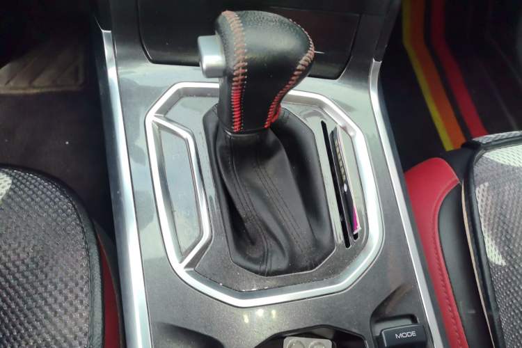 Used Haval H4 2018 Blue Label 1.5 GDIT DCT Fashion Edition Gear Lever
