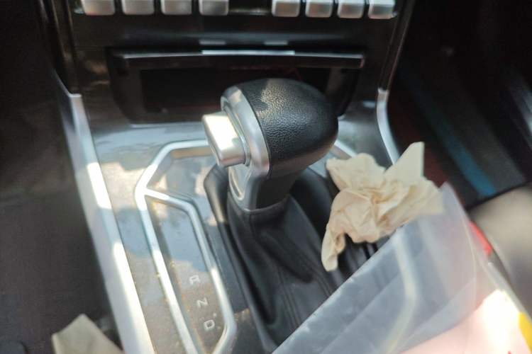 Used Haval H4 2018 Blue Label 1.5 GDIT DCT Fashion Edition Gear Lever