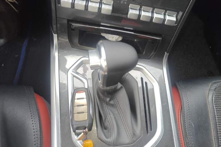 Used Haval H4 2018 Blue Label 1.5 GDIT DCT Fashion Edition Gear Lever