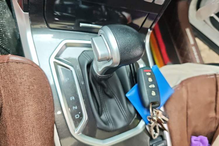 Used Haval H4 2018 Blue Label 1.5 GDIT DCT Fashion Edition Gear Lever