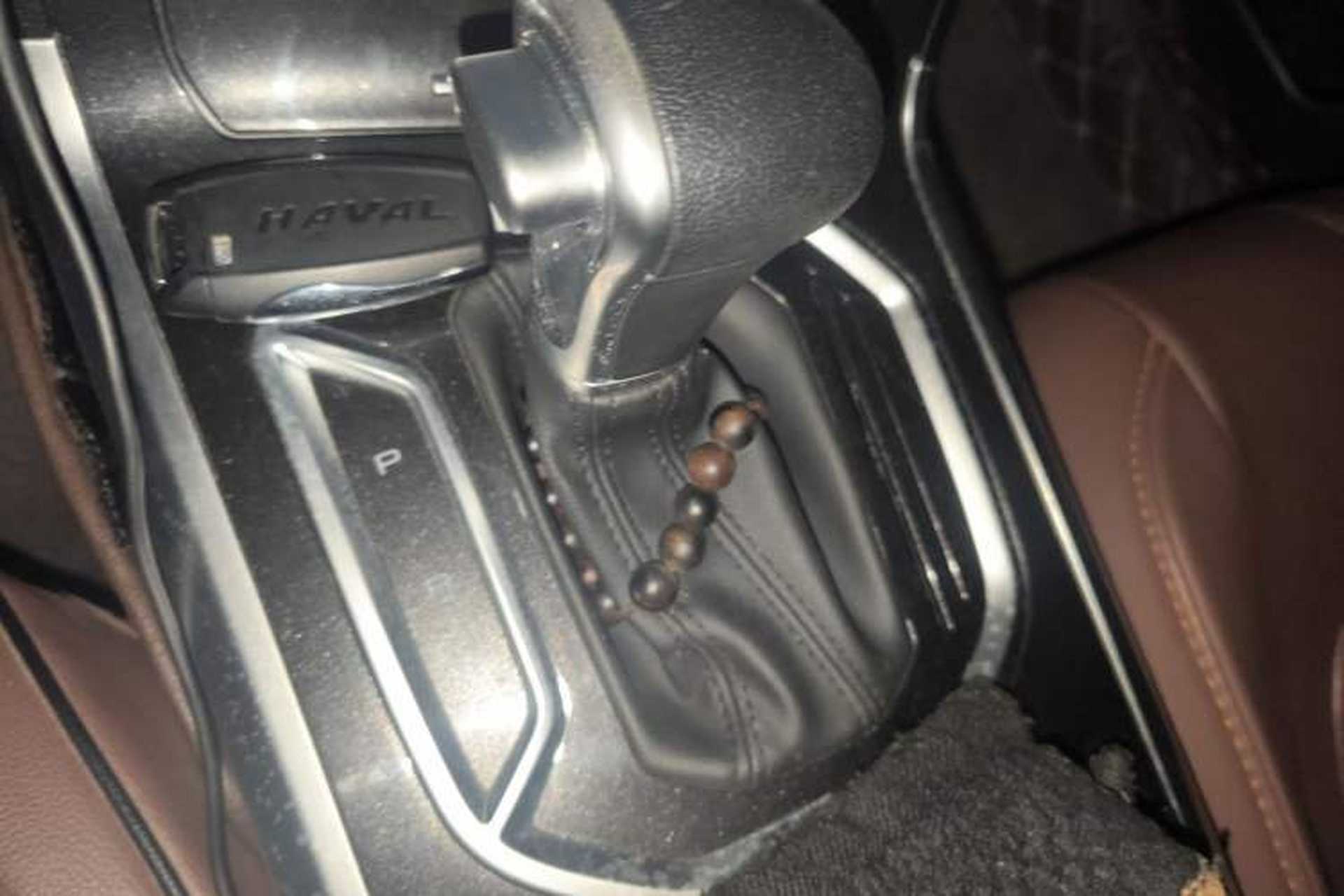 Used Haval H4 2018 Red-Label 1.5 GDIT DCT Fashion Edition Gear Lever