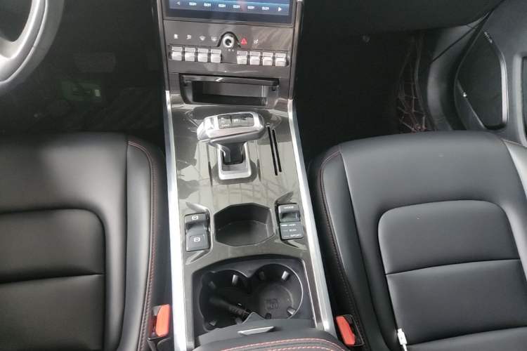 Used Haval H4 2018 Red-Label 1.3 GDIT DCT Fashion Edition Gear Lever