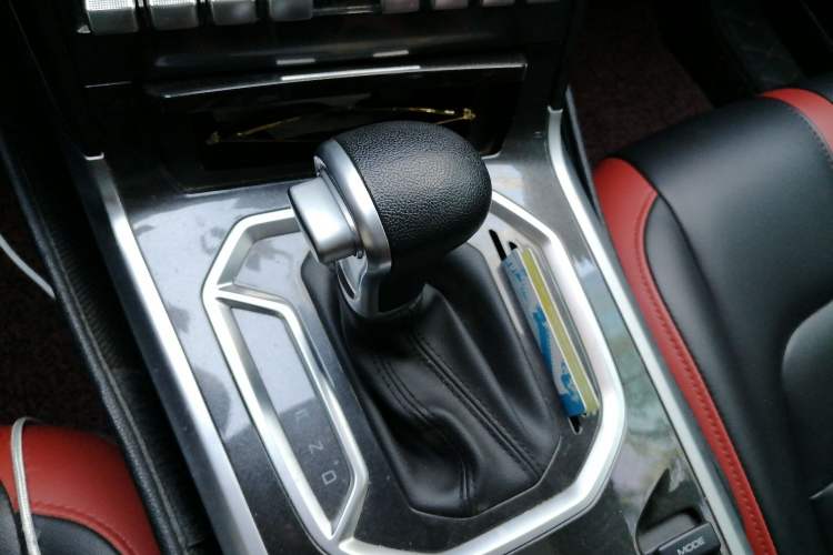 Used Haval H4 2018 Red-Label 1.5 GDIT DCT Fashion Edition Gear Lever
