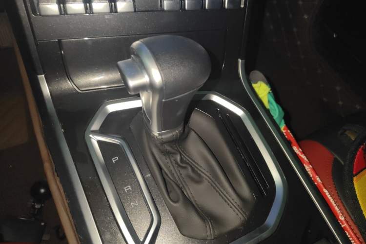 Used Haval H4 2018 Blue Label 1.5 GDIT DCT Fashion Edition Gear Lever