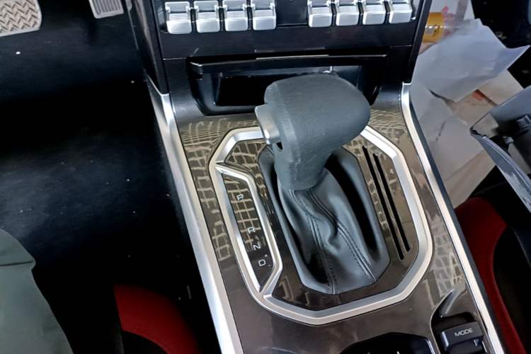 Used Haval H4 2018 Blue Label 1.5 GDIT DCT Fashion Edition Gear Lever