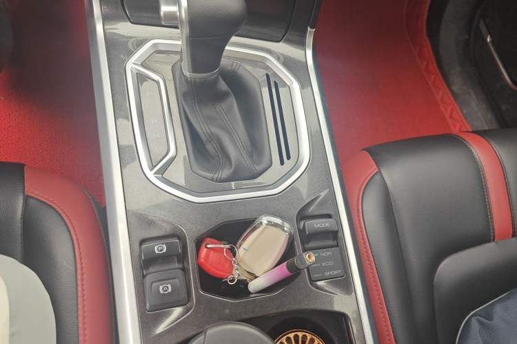 Used Haval H4 2018 Red-Label 1.5 GDIT DCT Fashion Edition Gear Lever