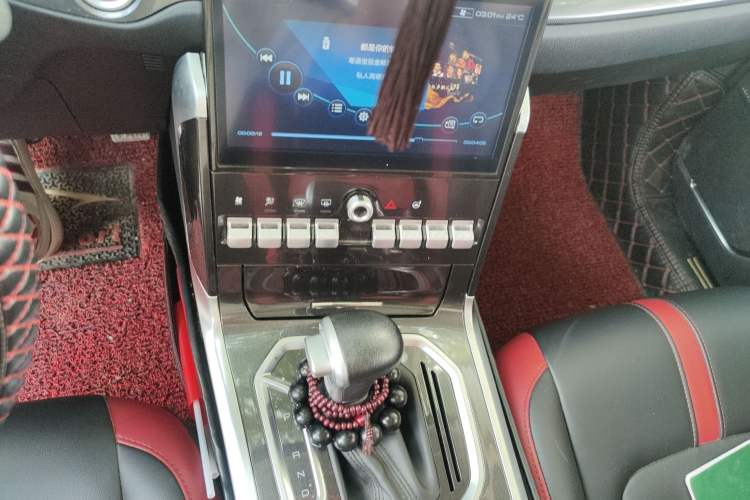 Used Haval H4 2018 Red-Label 1.5 GDIT DCT Fashion Edition Gear Lever