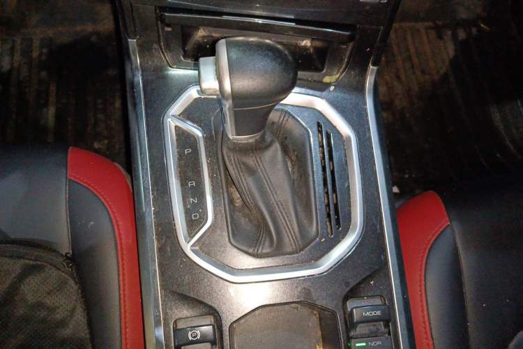 Used Haval H4 2018 Red-Label 1.5 GDIT DCT Fashion Edition Gear Lever