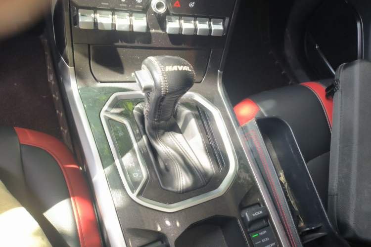 Used Haval H4 2018 Red-Label 1.5 GDIT DCT Fashion Edition Gear Lever