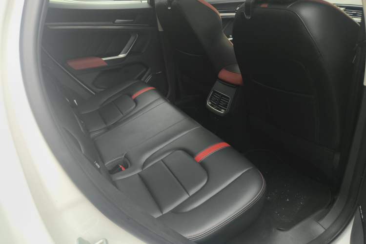Used Haval H4 2018 Blue Label 1.5 GDIT DCT Fashion Edition Interior 2