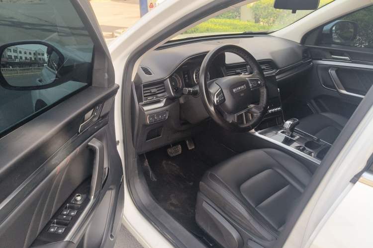 Used Haval H4 2018 Red-Label 1.3 GDIT DCT Fashion Edition Interior 2