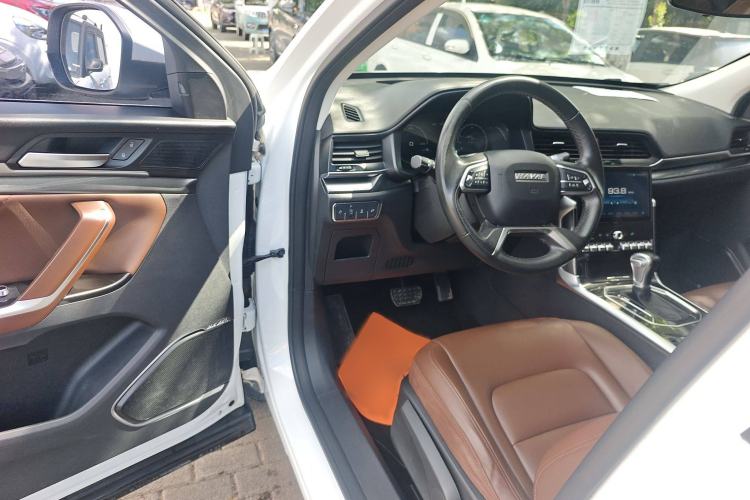 Used Haval H4 2018 Red-Label 1.5 GDIT DCT Fashion Edition Interior 2