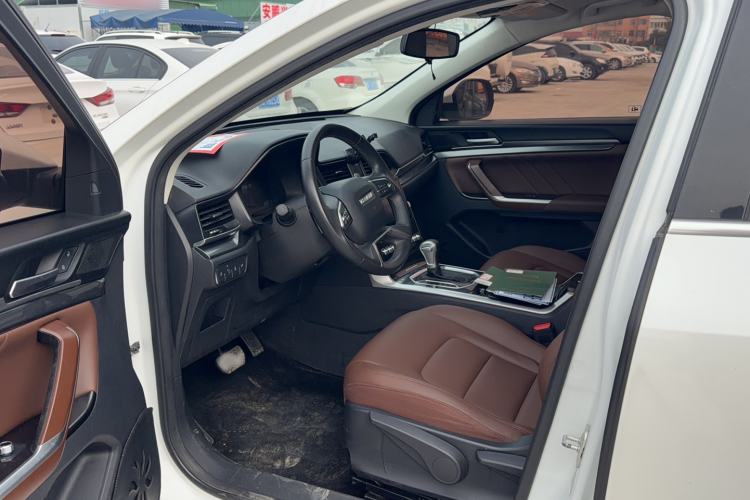 Used Haval H4 2018 Blue Label 1.5 GDIT DCT Fashion Edition Interior 2