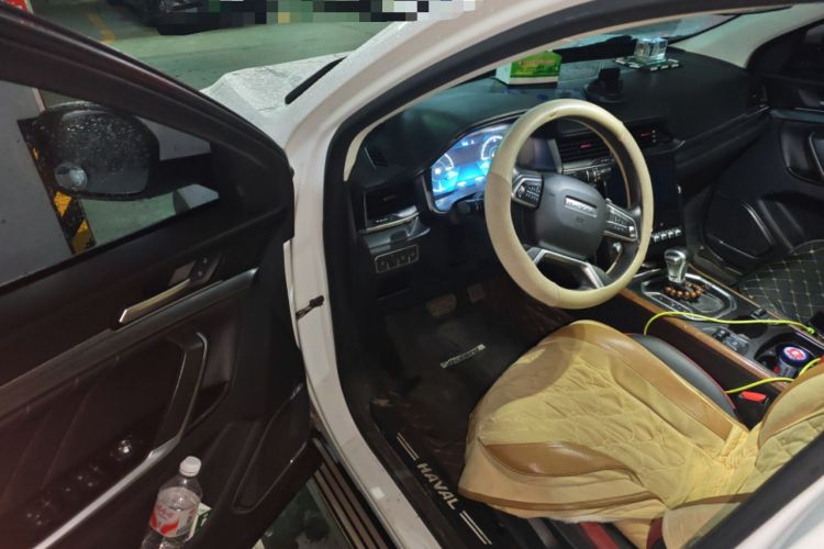 Used Haval H4 2018 Blue Label 1.5 GDIT DCT Fashion Edition Interior 3
