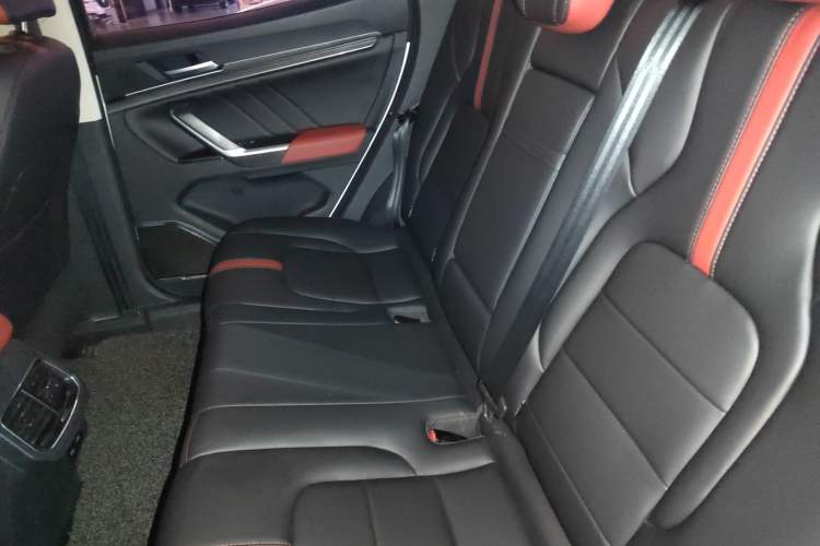 Used Haval H4 2018 Red-Label 1.5 GDIT DCT Fashion Edition Interior 4