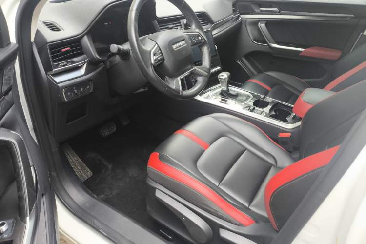 Used Haval H4 2018 Blue Label 1.5 GDIT DCT Fashion Edition Interior 5