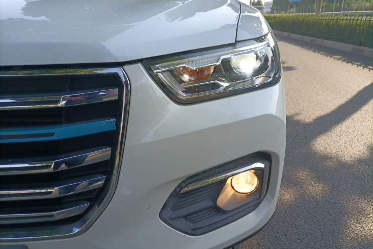 Used Haval H4 2018 Red-Label 1.5 GDIT DCT Fashion Edition Left Front Headlight