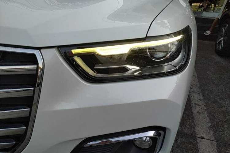 Used Haval H4 2018 Red-Label 1.5 GDIT DCT Fashion Edition Left Front Headlight