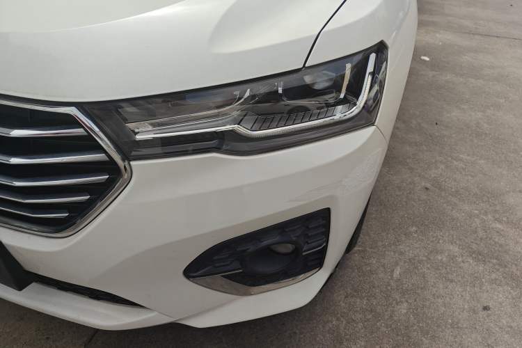 Used Haval H4 2018 Blue Label 1.5 GDIT DCT Fashion Edition Left Front Headlight