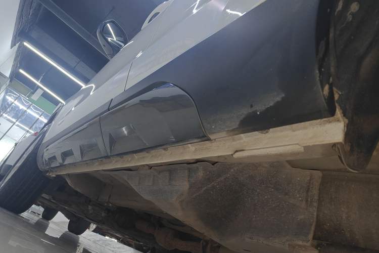 Used Haval H4 2018 Blue Label 1.5 GDIT DCT Fashion Edition Left Side Sill