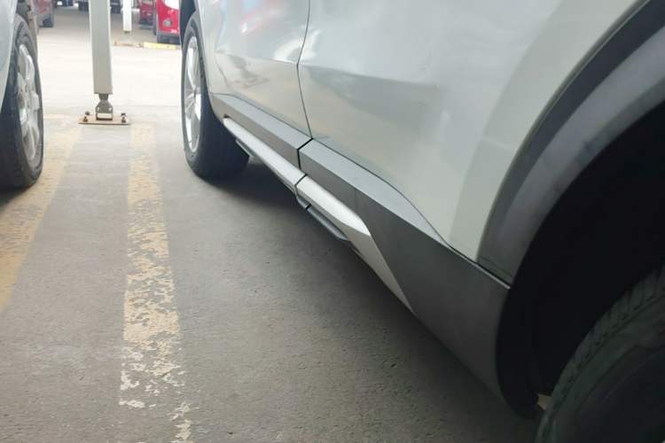Used Haval H4 2018 Red-Label 1.5 GDIT DCT Fashion Edition Left Side Sill