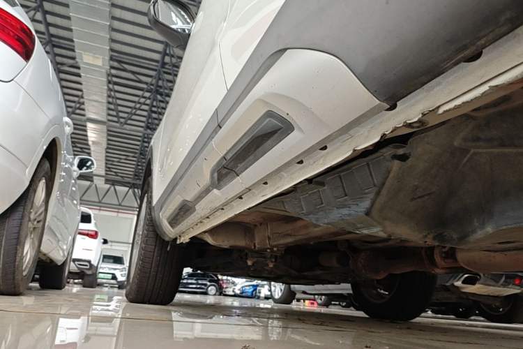 Used Haval H4 2018 Red-Label 1.5 GDIT DCT Fashion Edition Left Side Sill