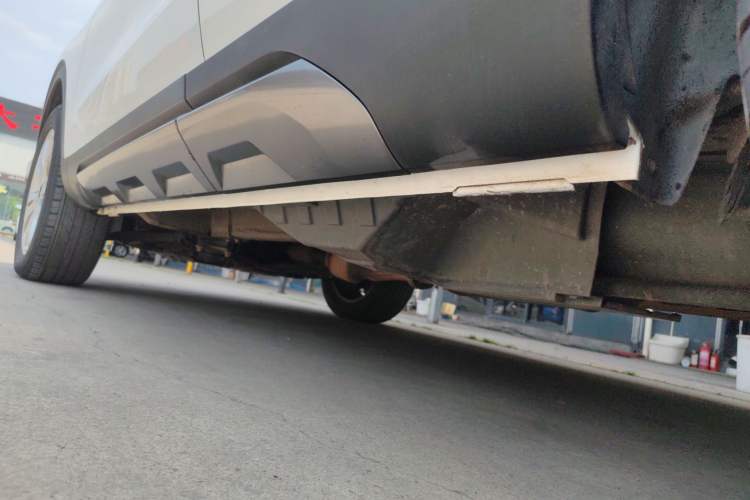 Used Haval H4 2018 Blue Label 1.5 GDIT DCT Fashion Edition Left Side Sill