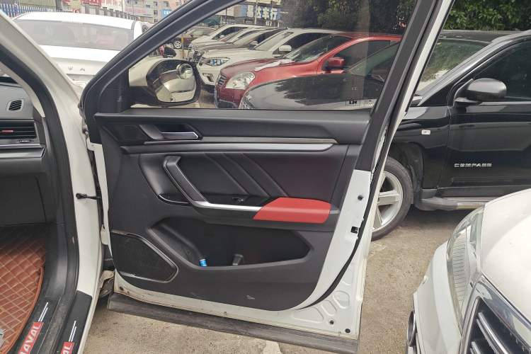 Used Haval H4 2018 Blue Label 1.5 GDIT DCT Fashion Edition Right Front Door Interior