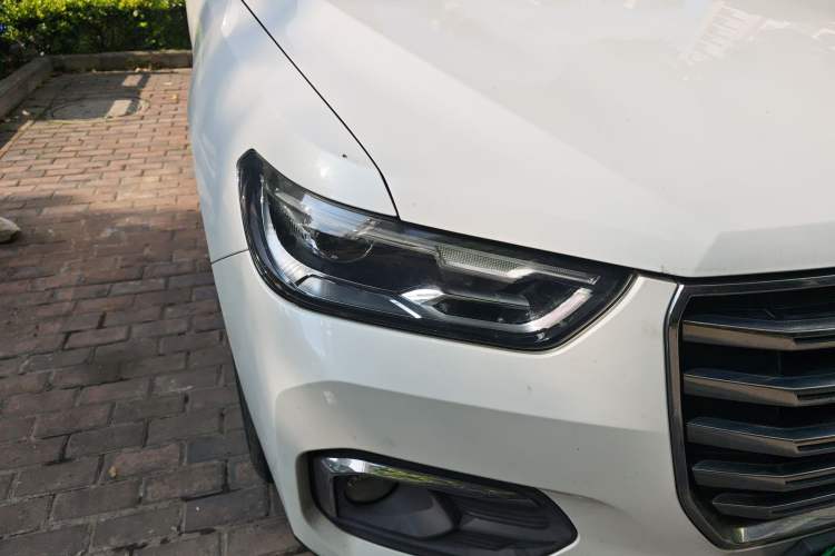 Used Haval H4 2018 Red-Label 1.5 GDIT DCT Fashion Edition Right Front Headlight