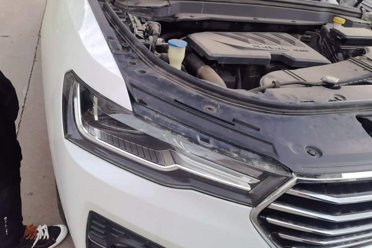 Used Haval H4 2018 Blue Label 1.5 GDIT DCT Fashion Edition Right Front Headlight