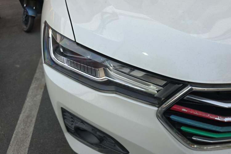 Used Haval H4 2018 Blue Label 1.5 GDIT DCT Fashion Edition Right Front Headlight