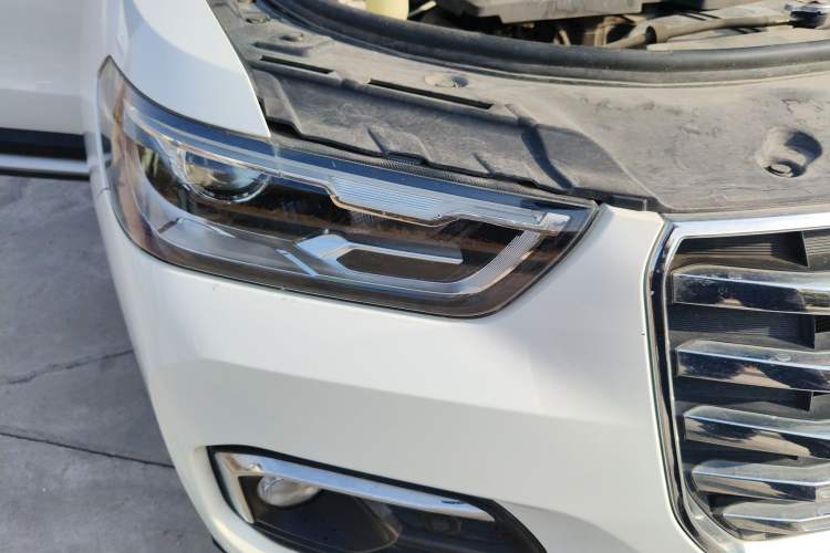 Used Haval H4 2018 Red-Label 1.5 GDIT DCT Fashion Edition Right Front Headlight