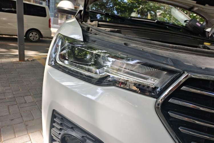 Used Haval H4 2018 Blue Label 1.5 GDIT DCT Fashion Edition Right Front Headlight