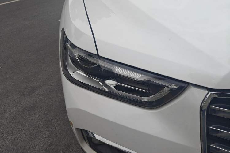 Used Haval H4 2018 Red-Label 1.5 GDIT DCT Fashion Edition Right Front Headlight