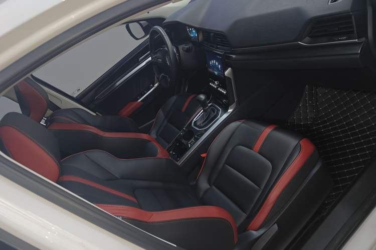 Used Haval H4 2018 Blue Label 1.5 GDIT DCT Fashion Edition Right Front Seat