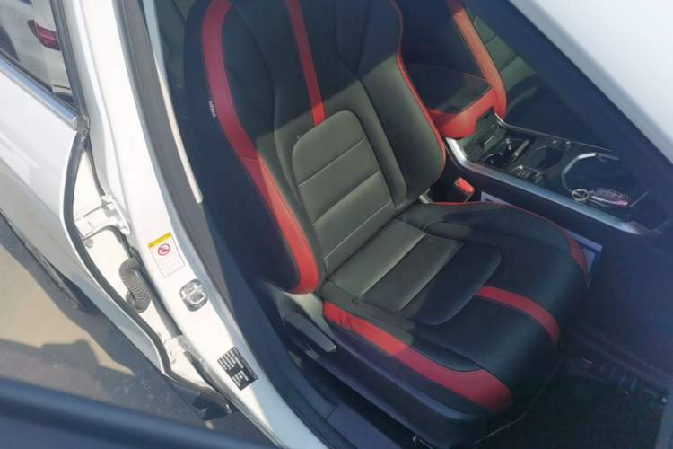 Used Haval H4 2018 Blue Label 1.5 GDIT DCT Fashion Edition Right Front Seat