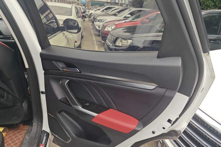 Used Haval H4 2018 Blue Label 1.5 GDIT DCT Fashion Edition Right Rear Door Interior