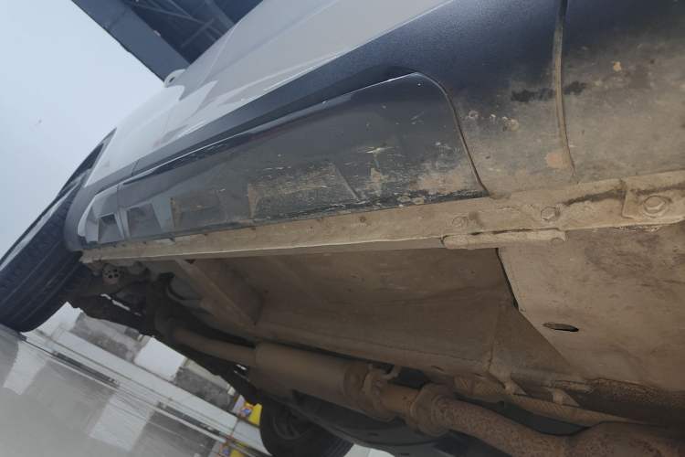 Used Haval H4 2018 Blue Label 1.5 GDIT DCT Fashion Edition Right Side Sill