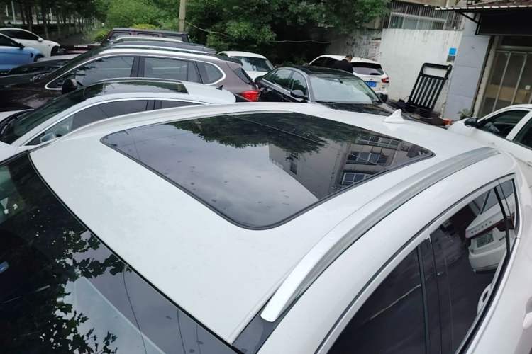 Used Haval H4 2018 Red-Label 1.5 GDIT DCT Fashion Edition Roof