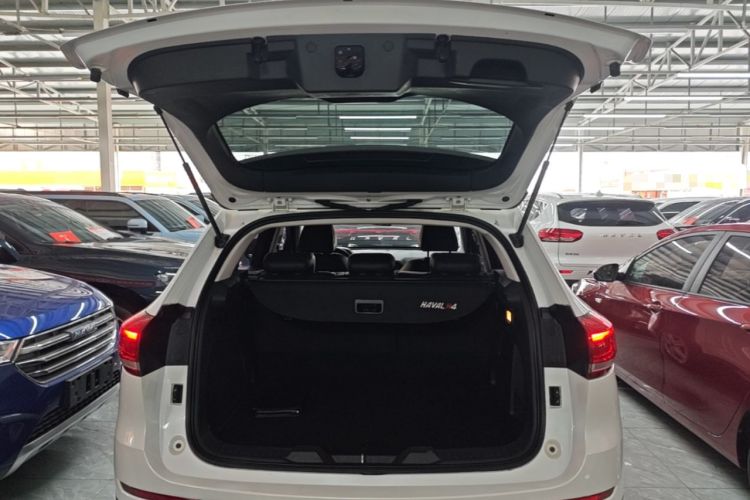 Used Haval H4 2018 Red-Label 1.3 GDIT DCT Fashion Edition Trunk