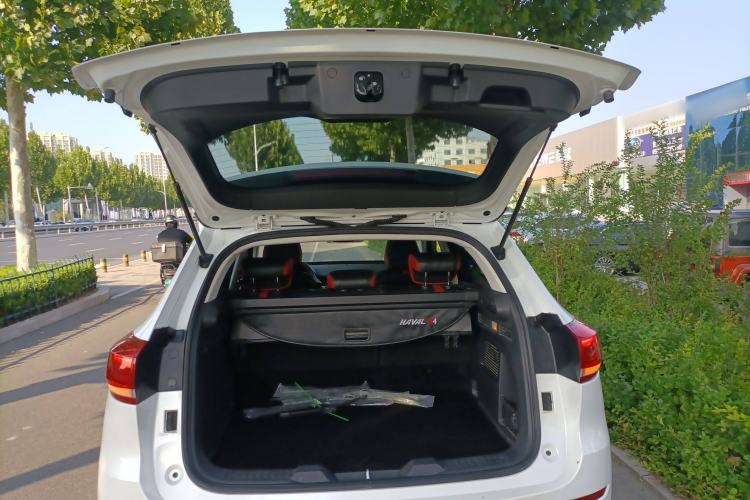 Used Haval H4 2018 Red-Label 1.5 GDIT DCT Fashion Edition Trunk