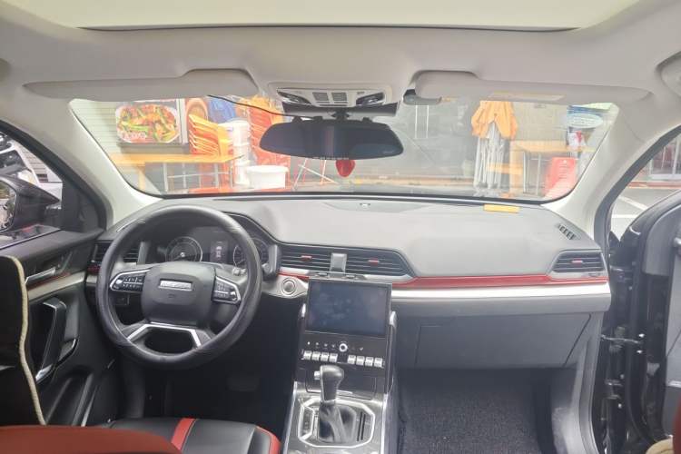 Used Haval H4 2019 Red-Label 1.5 GDIT DCT Luxury Smart Connectivity Model Center Console