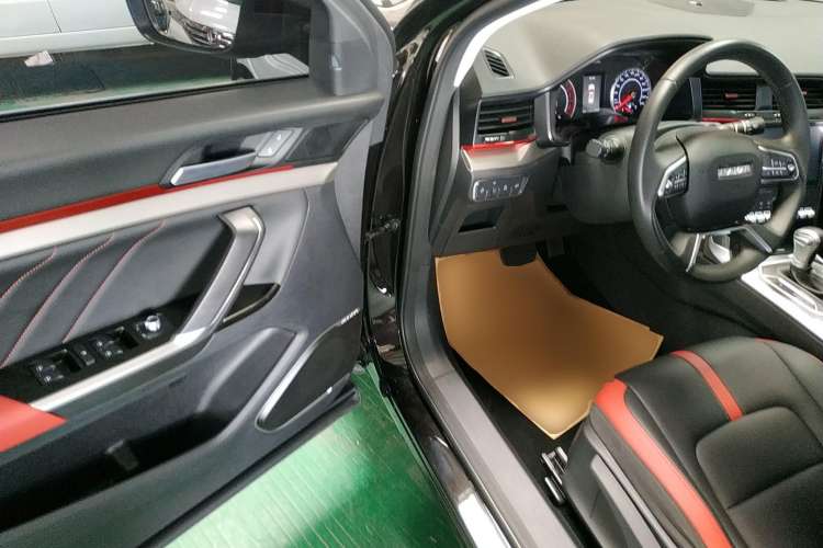 Used Haval H4 2019 Red-Label 1.5 GDIT DCT Luxury Smart Connectivity Model Driver Seat