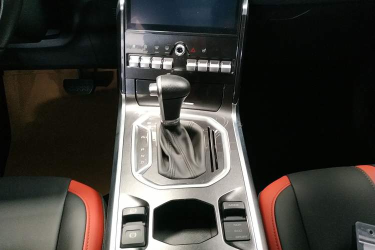 Used Haval H4 2019 Red-Label 1.5 GDIT DCT Luxury Smart Connectivity Model Gear Lever