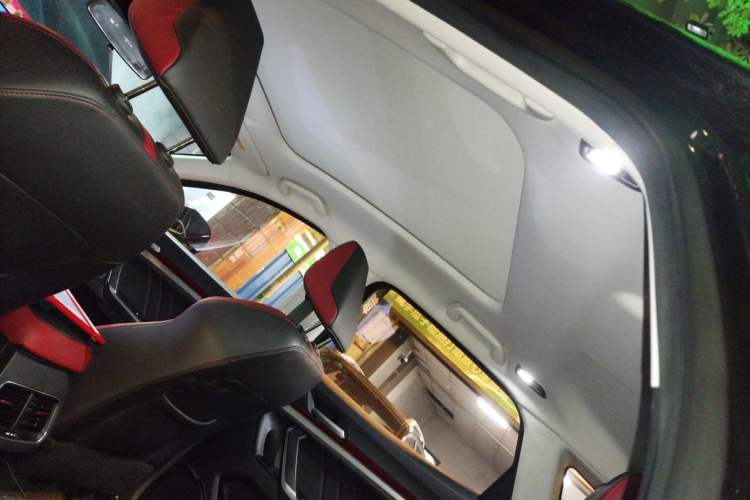 Used Haval H4 2019 1.5 GDIT DCT Ultra-Luxury Smart Connectivity Model China VI Standard Headliner