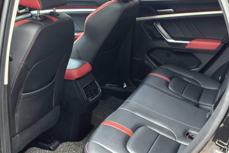 Used Haval H4 2019 1.5 GDIT DCT Ultra-Luxury Smart Connectivity Model China VI Standard Interior 3