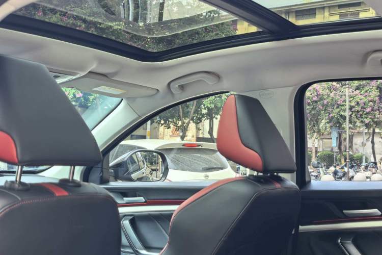 Used Haval H4 2019 1.5 GDIT DCT Ultra-Luxury Smart Connectivity Model China VI Standard Interior 4