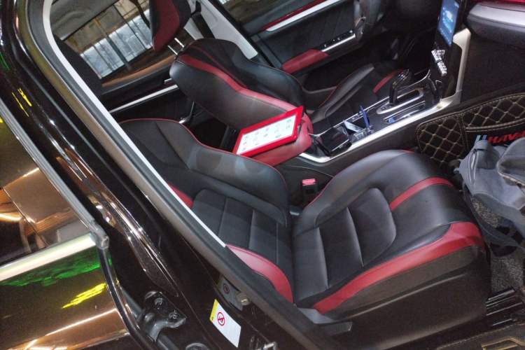 Used Haval H4 2019 1.5 GDIT DCT Ultra-Luxury Smart Connectivity Model China VI Standard Right Front Seat