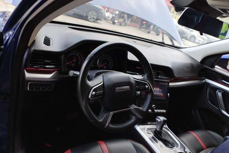 Used Haval H4 2019 Red-Label 1.5 GDIT DCT Luxury Smart Connectivity Model Center Console